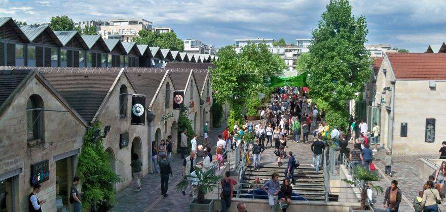 On trouve de tout à Bercy Village, le cadre en plus