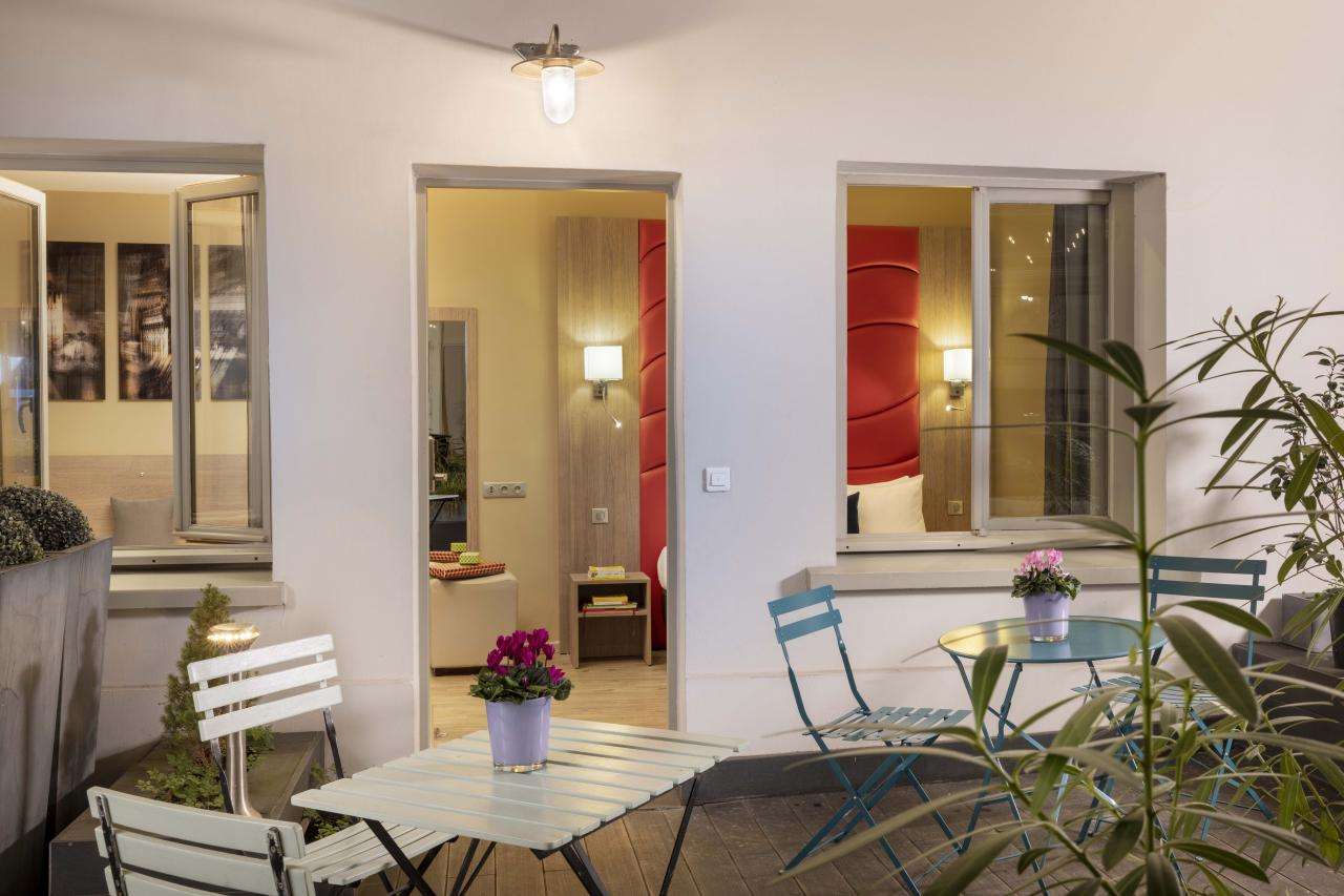 Hotel Interlude Patio